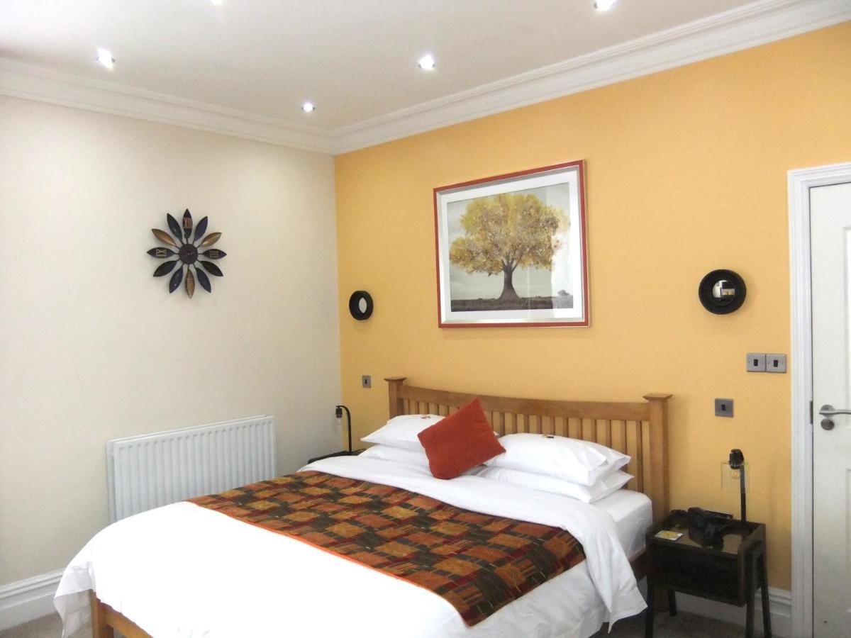 Fourrooms - Couples Only Couette-café 5*