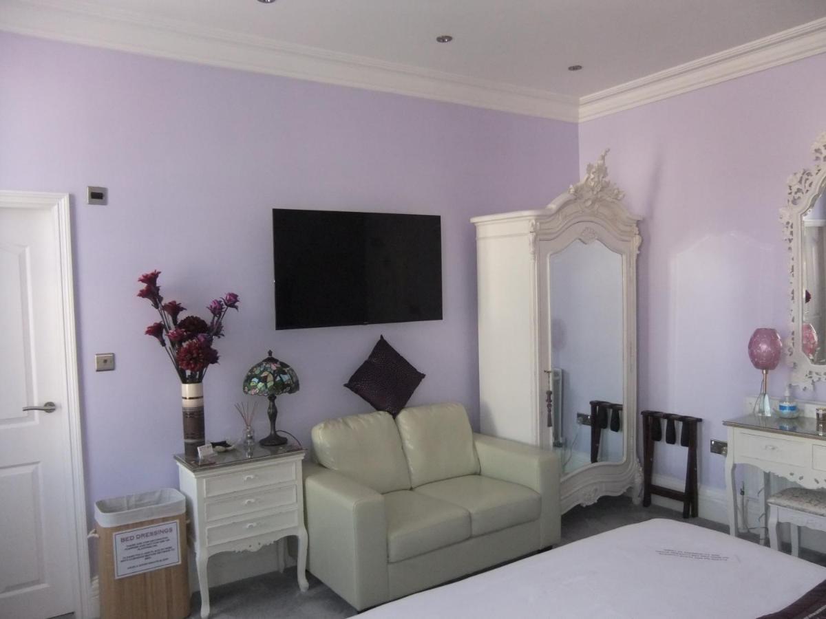Fourrooms - Couples Only