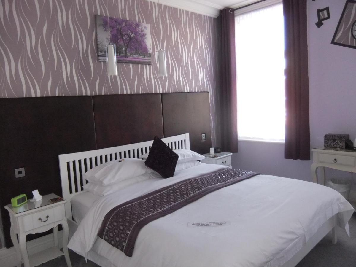 Fourrooms - Couples Only Couette-café