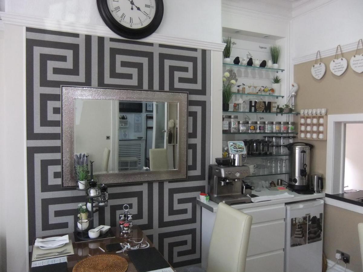 Fourrooms - Couples Only Couette-café